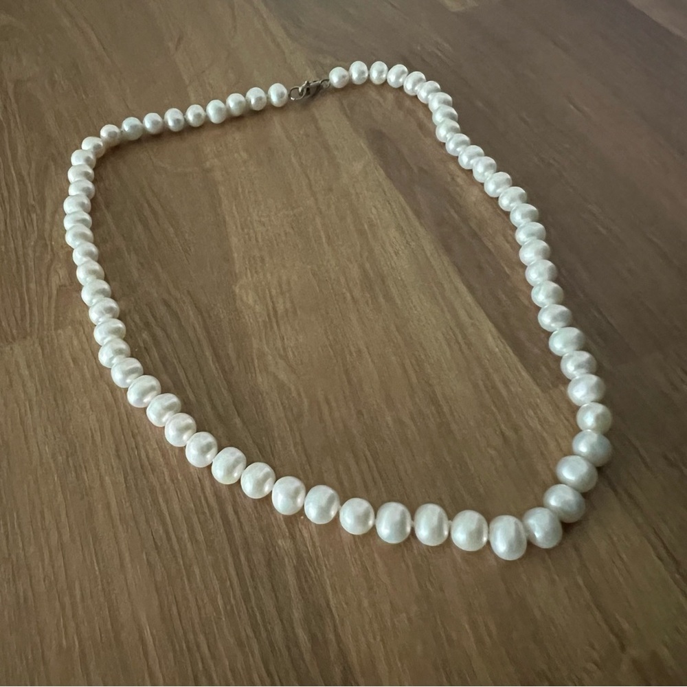 18” White Pearl Necklace